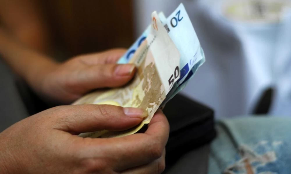Μέχρι και 12 χρόνια νωρίτερα μπορούν να συνταξιοδοτηθούν 15.000 μητέρες με ανήλικο τέκνο